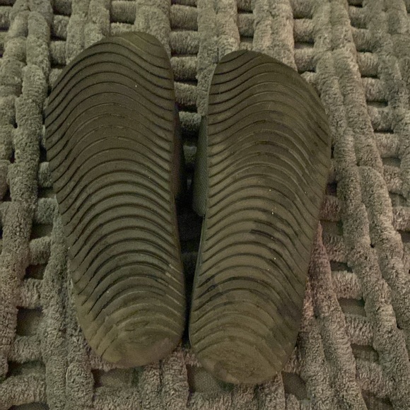 Boys Nike slides - Picture 4 of 4